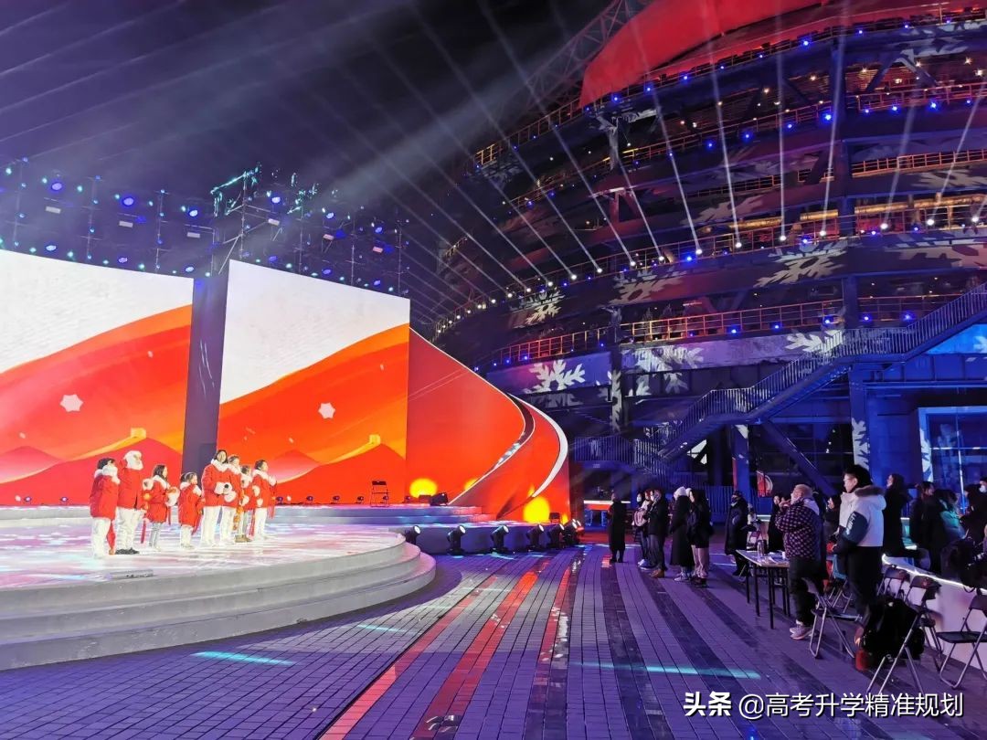 武汉理工大学4+0艺术本科学子梁袁羚江，曾在冬奥现场的故事