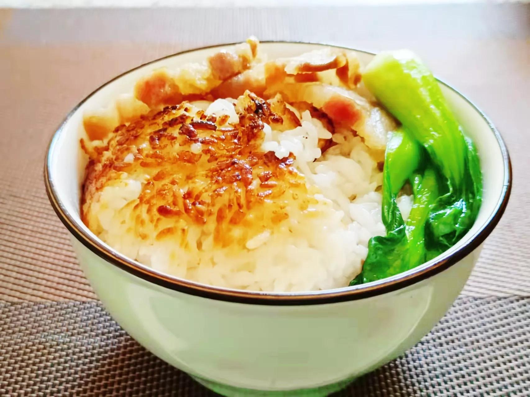 煲仔饭用什么米（记住3个窍门米饭松软锅巴金黄）