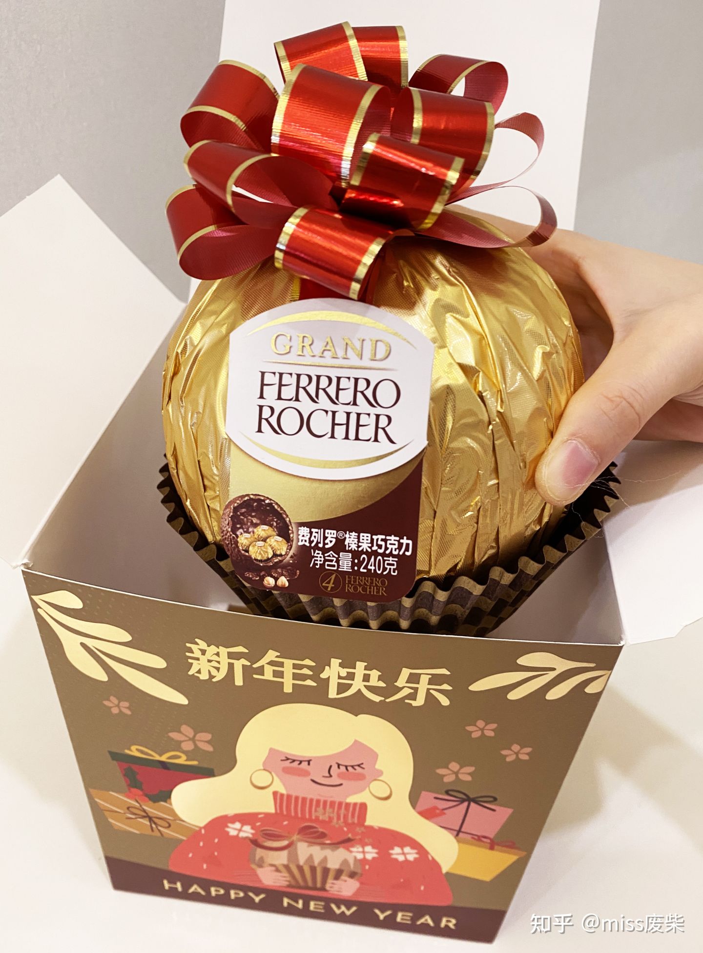 贫民窟女孩春节送礼怎么选？¥100～300不贵又拿得出手的礼物