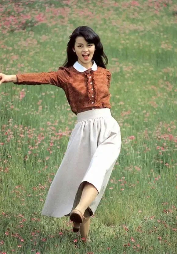 她是昭和顶级美人，美貌惊为天人！63岁至今未婚，优雅爆棚