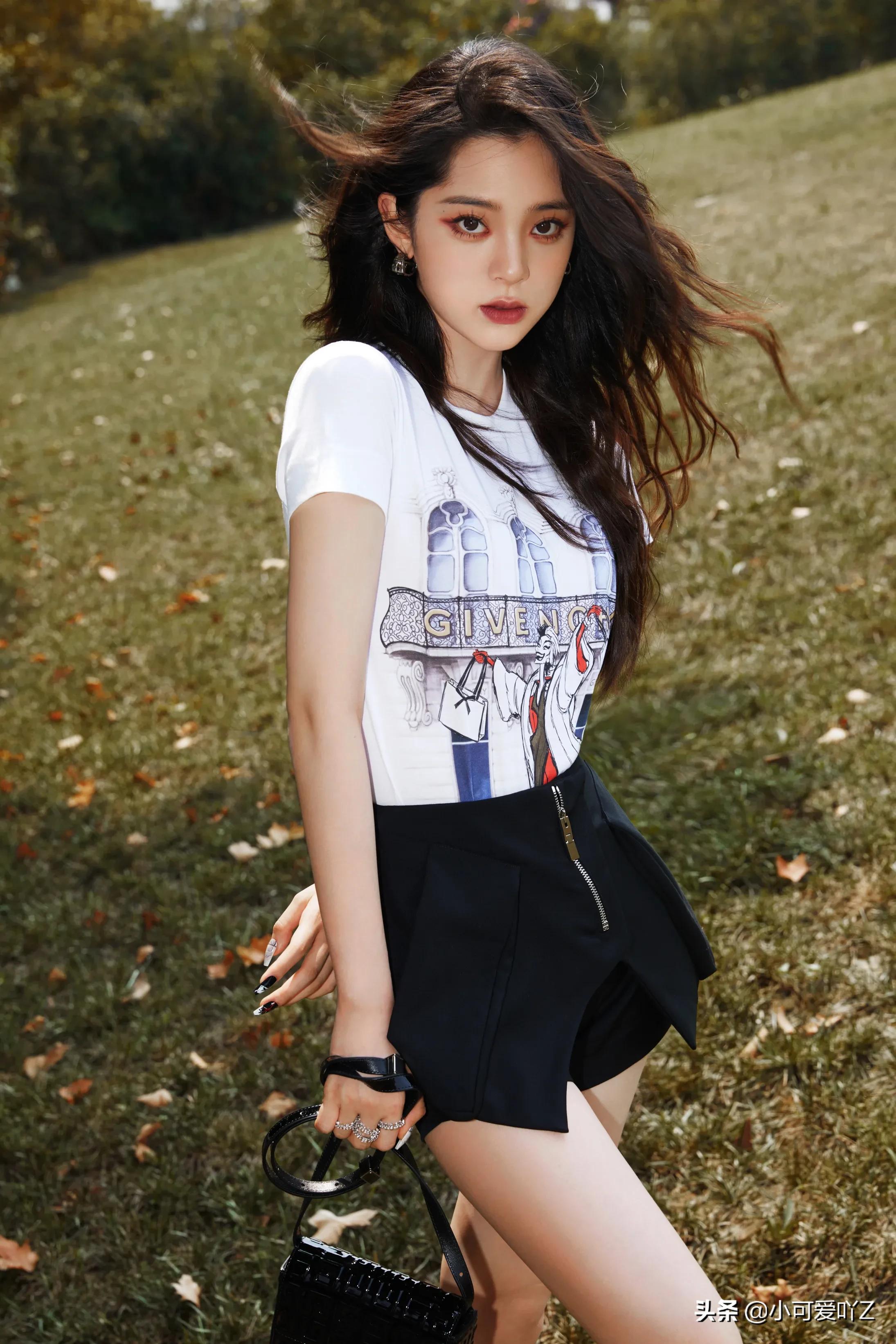 欧阳娜娜，火热的夏天，清凉酷酷的女孩