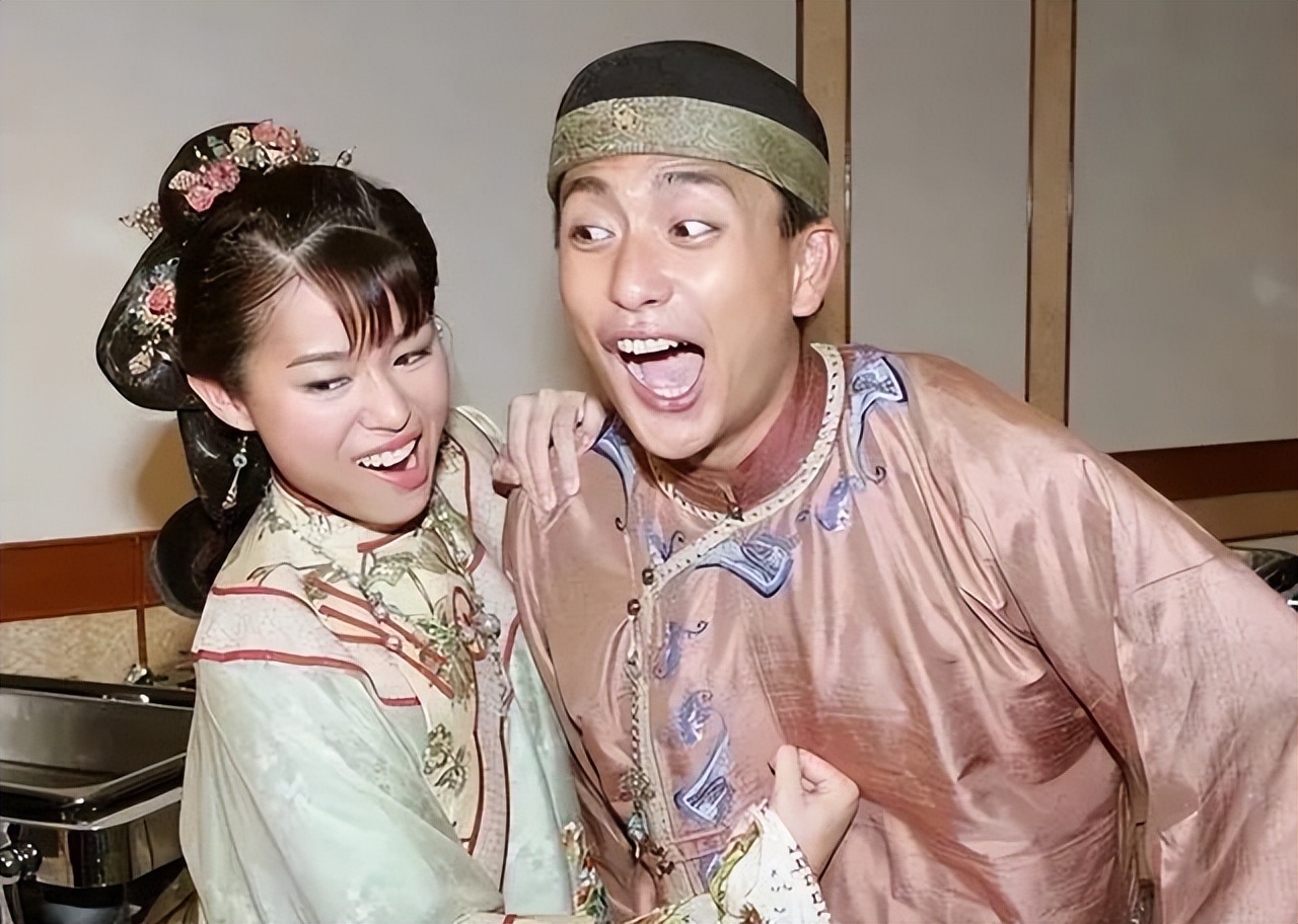 娱乐圈5对“患难情人”，陪对方度过了风波，却都得不得好结果