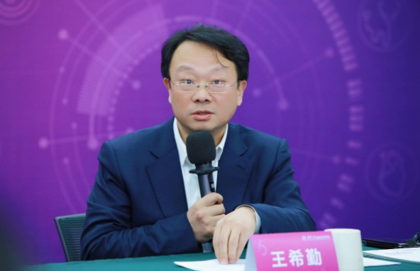 清华更换“掌门人”，性格果敢履历不凡，或许能改变人才外流情况