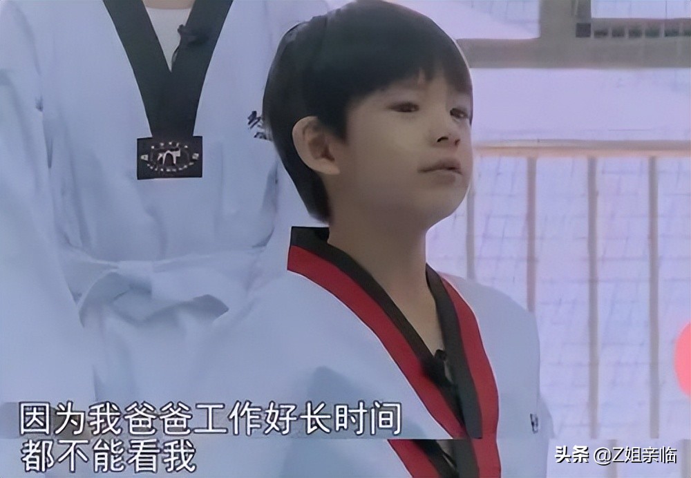 表面是星二代，实际是可怜人，有亲爹像没有，最长38年没见过爸爸