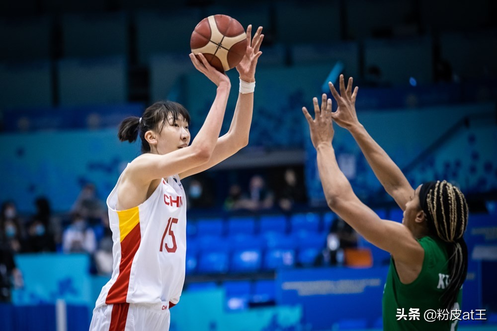 女篮韩旭(世界级！女篮李月汝、韩旭同时被FIBA列为世界最佳年轻中锋候选)