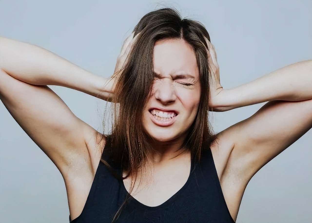 女性到了“这个年纪”，大姨妈还能准时来，或暗示子宫保养还不错