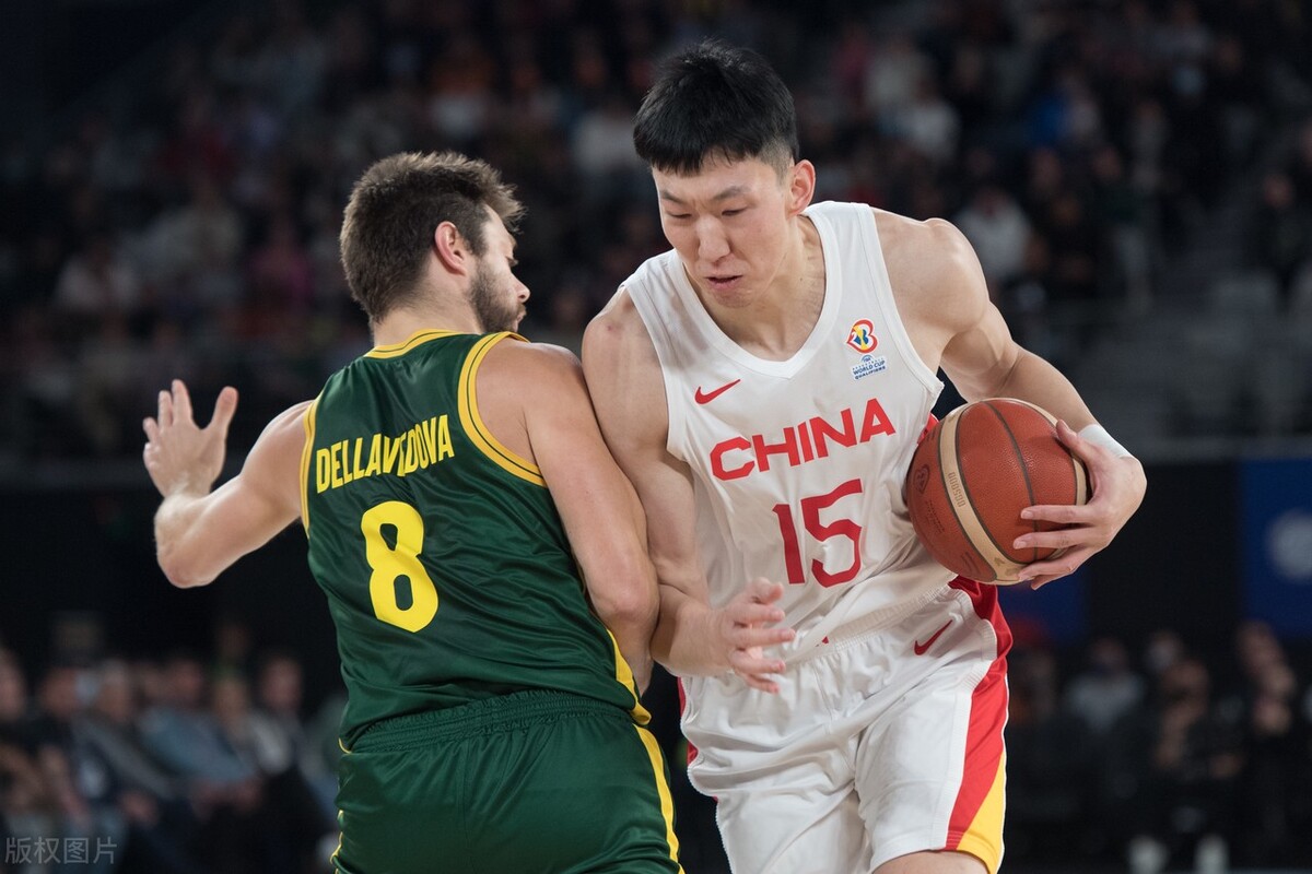 周琦为什么从nba回来了(大魔王归队！周琦启程与国家队汇合，被曝候机过程仍在咳嗽)