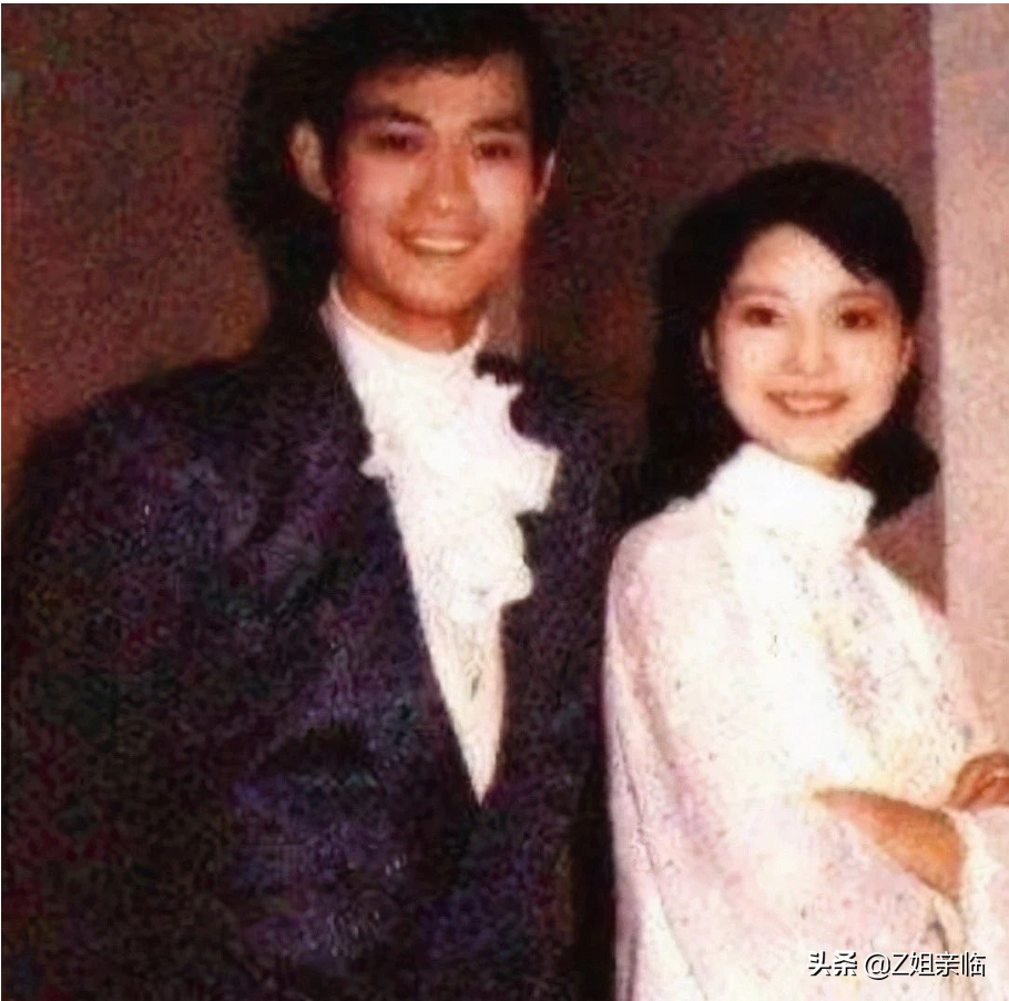 表面是星二代，实际是可怜人，有亲爹像没有，最长38年没见过爸爸