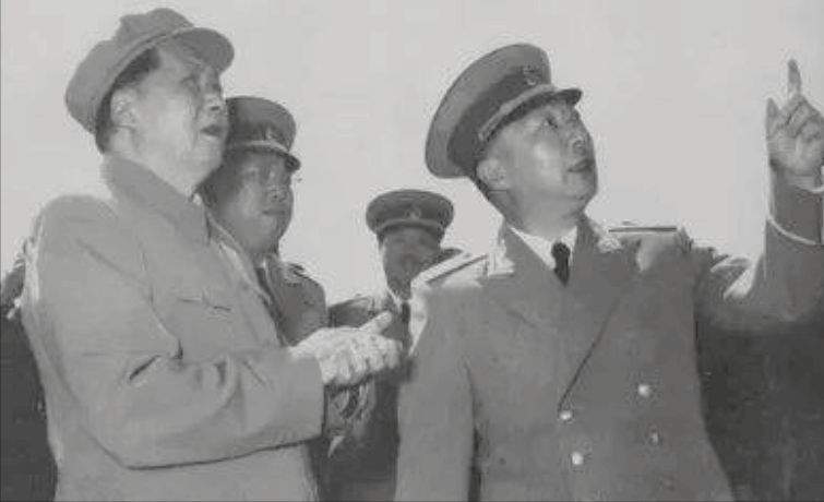 为何毛主席能统领群雄？看开国元帅怎么说，贺龙直接、叶剑英中肯