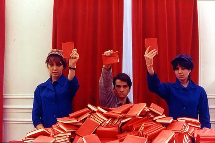 浅析戈达尔“五月风暴”前后的两种风格