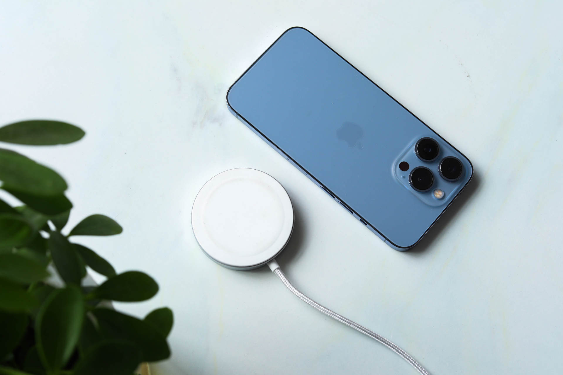 iPhone 13磁吸充電體驗(yàn)感究竟有多棒？解鎖十三香新玩法