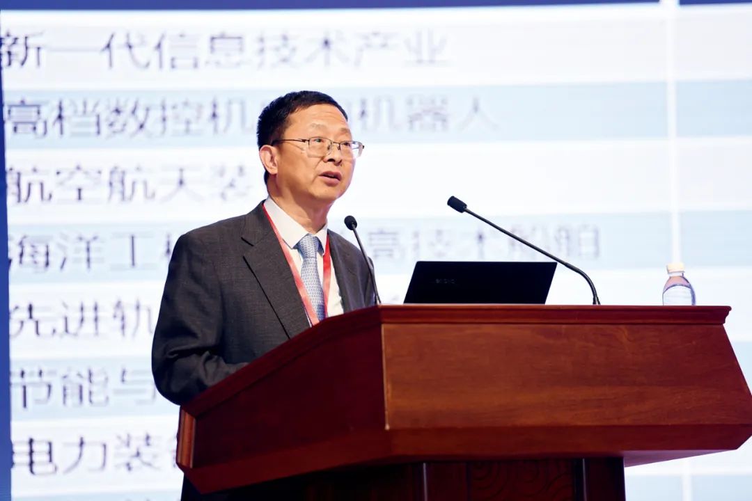 11天5位院士履新校长，高校为何争相引院士？