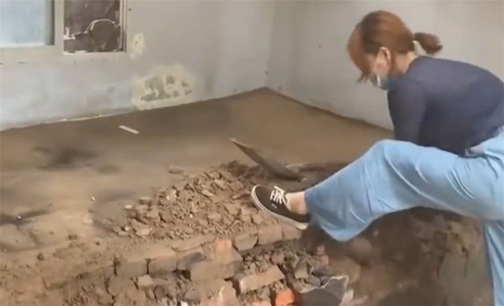 農村夫妻放弃在城市买房，回乡下改造160㎡破旧老房，装修挺时髦