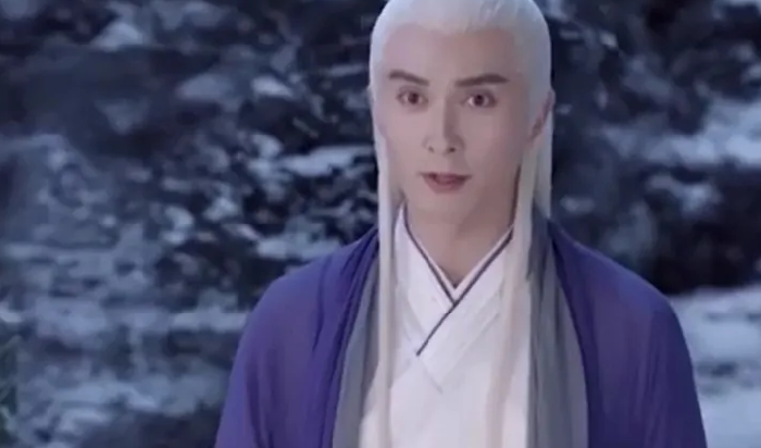 三生三世：东华一头银发是年龄大的标志吗？白滚滚怎么也是白发？