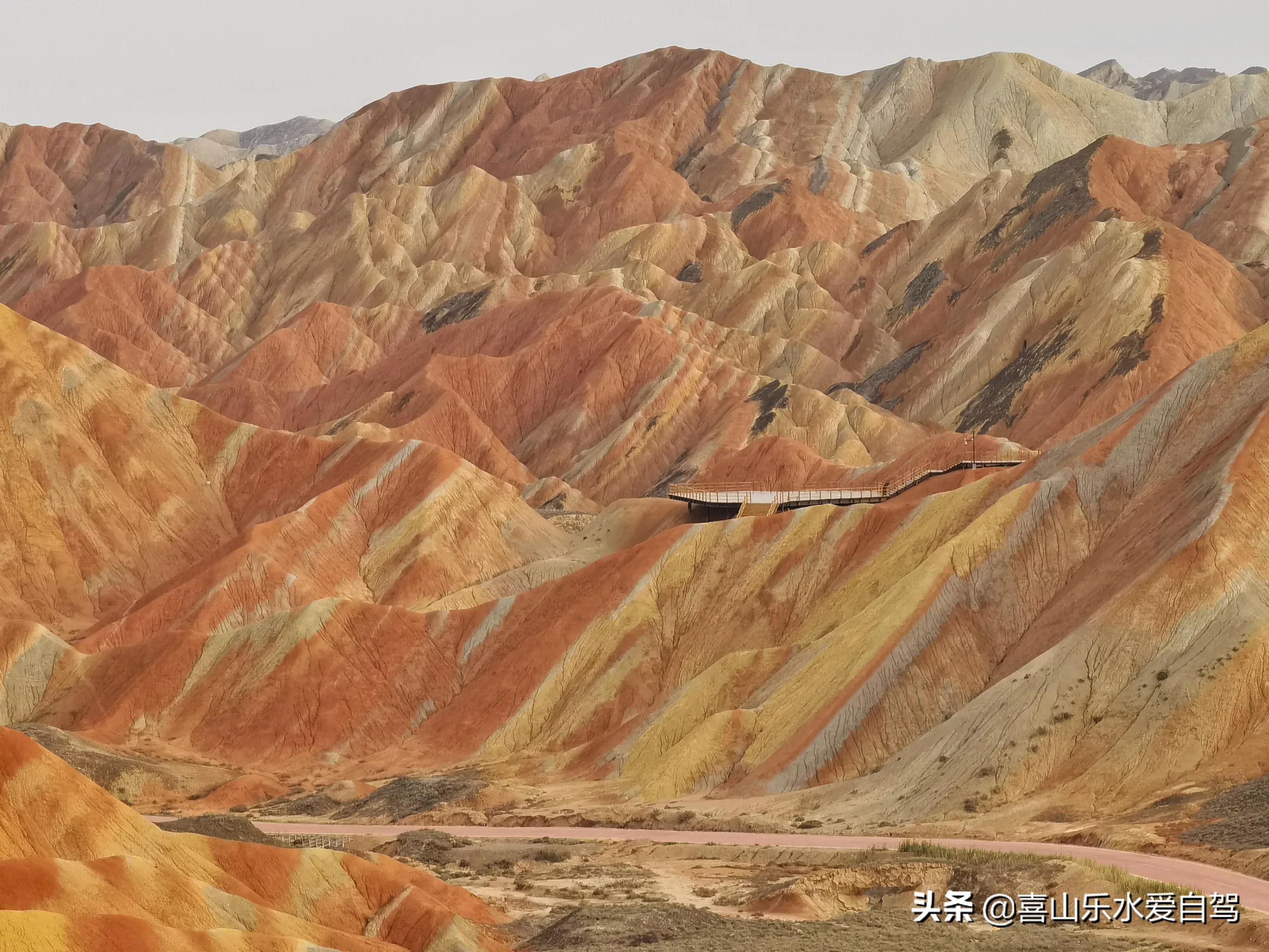 自驾青甘大环线，翻雪山、走戈壁、赏胡杨，饱览祖国西北苍凉之美