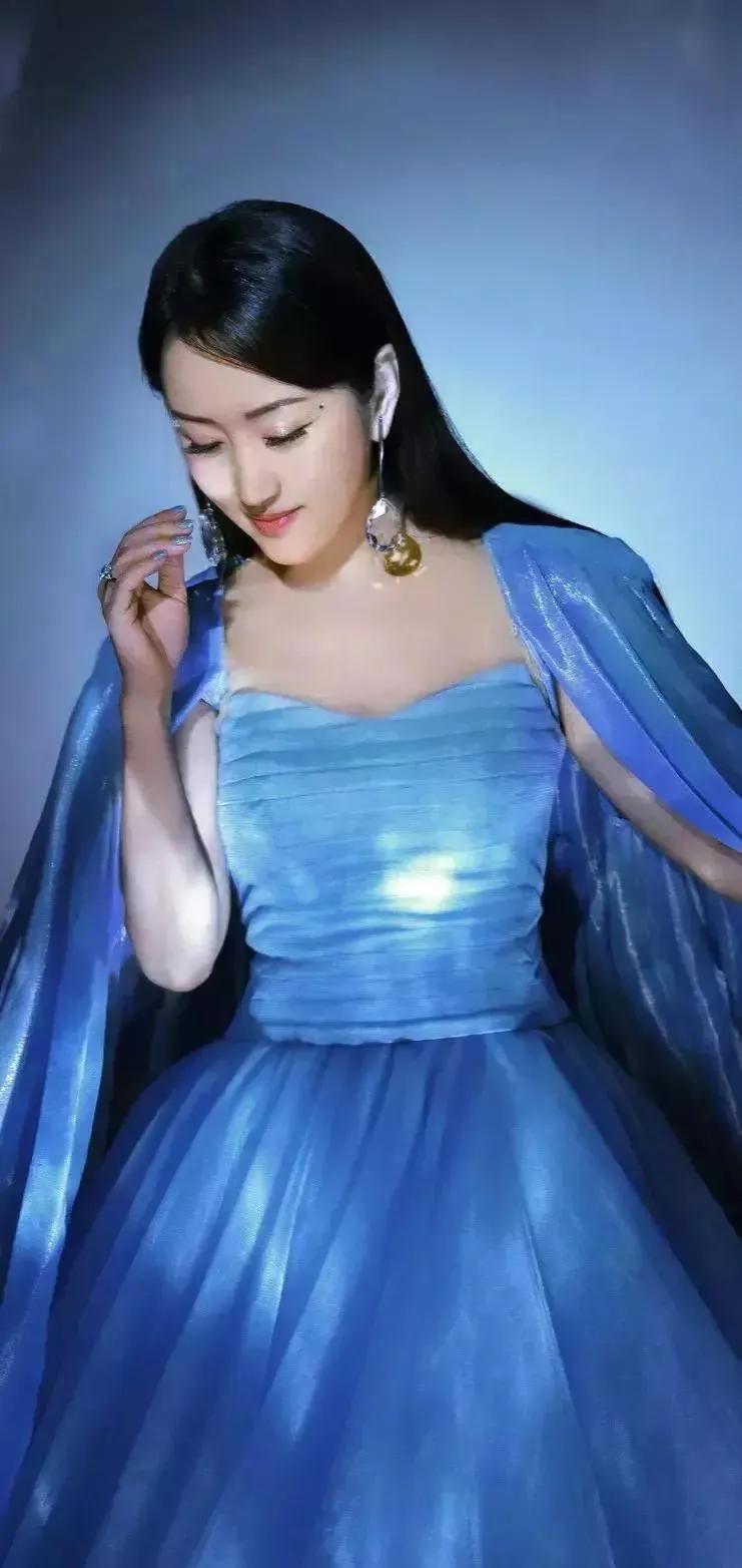 杨钰莹，几张不常见的照片