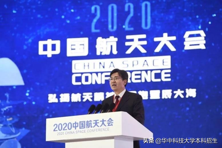 他出生湖南，以全县第一考上华中科技大学！现已当选院士，获国际“最高奖”