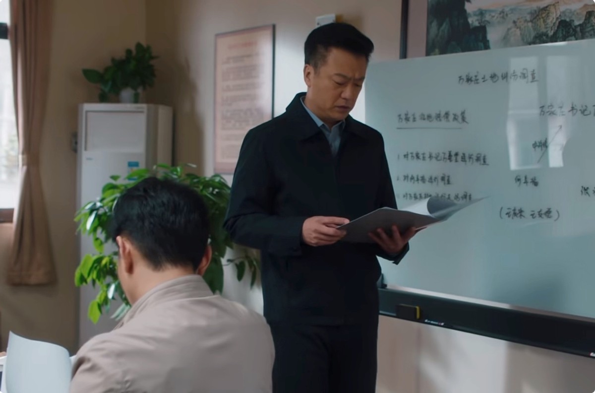 闫妮同学李至强：演完《突围》再演《幸福到万家》，换张脸没认出