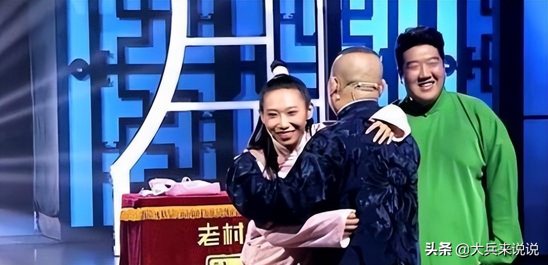 女相声演员殴打搭档被开除后，郭德纲徒弟为她捧哏