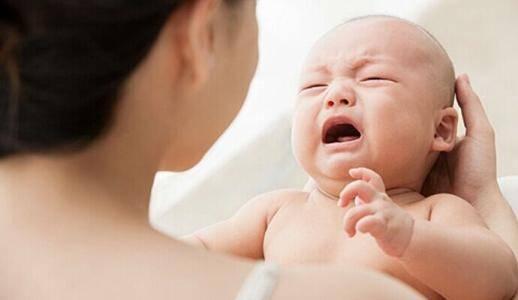婴儿哭的话喂奶的方法？解读这几个哭声，不再过度饲养，可以带孩子动手