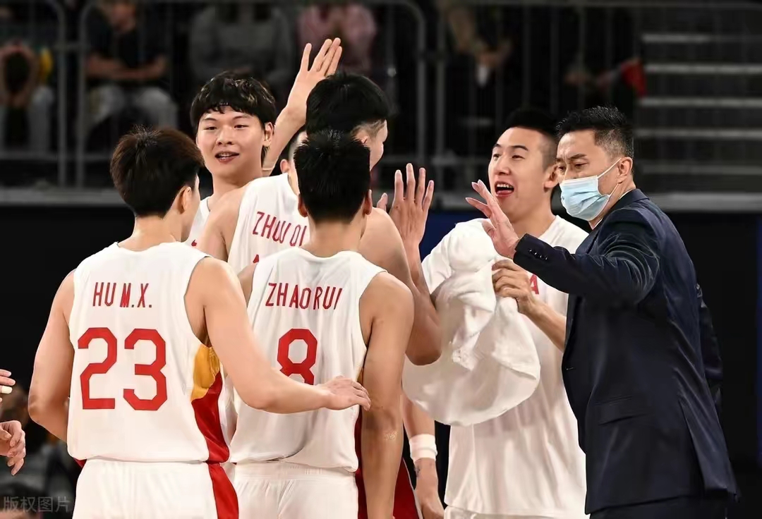 新冠疫情nba哪些球员(坏消息！中国男篮多人核酸呈阳性，篮协紧急征召5球员弛援亚洲杯)