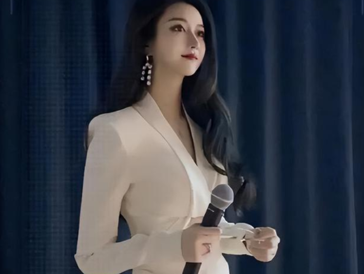 上海某高校女老师高颜值走红，美得不可方物，评论区却一股酸味