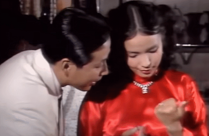 吕丽萍发文悼念安倍晋三，引网友众怒：数典忘祖之辈