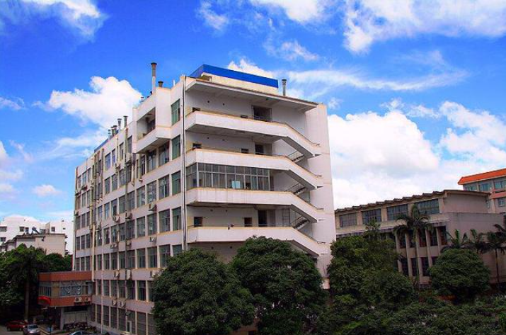 分数不高想读临床医学？这4所大学可以考虑，口碑好，就业也不错