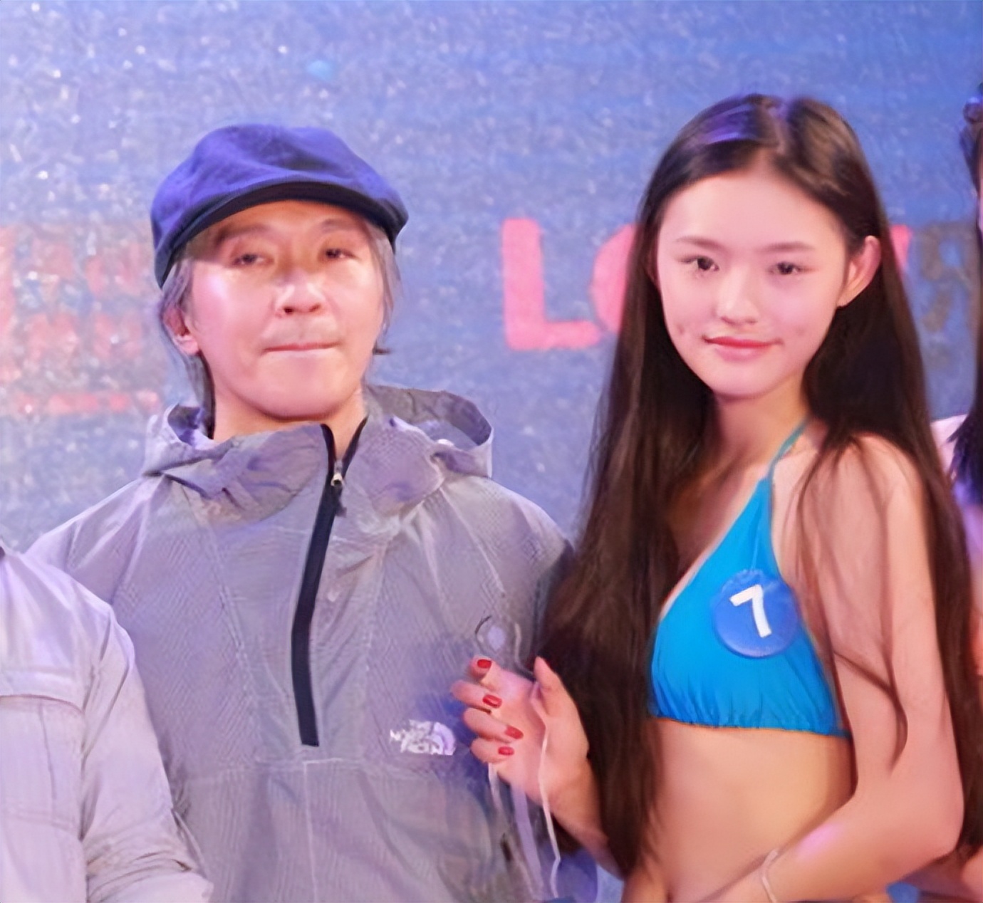 演员林允，从十二万人中脱颖而出，20岁成三十亿票房女主