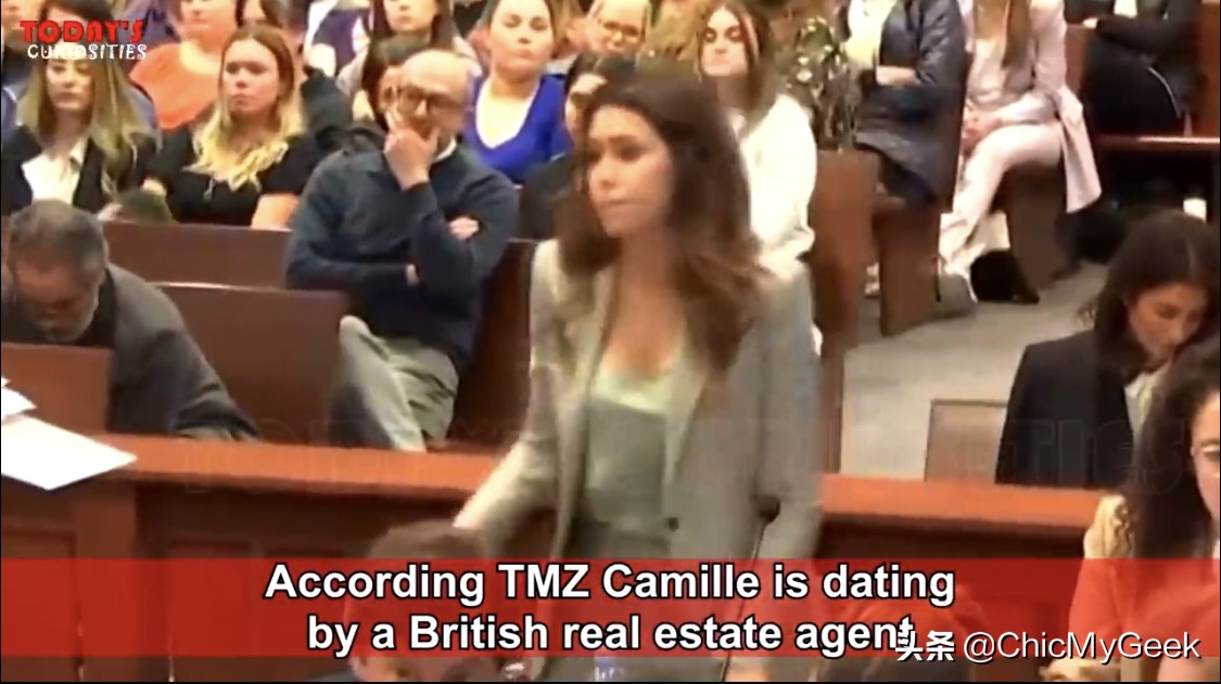 德普爆新恋情？和美女律师法庭咬耳朵暧昧对视，疯传燃爱火