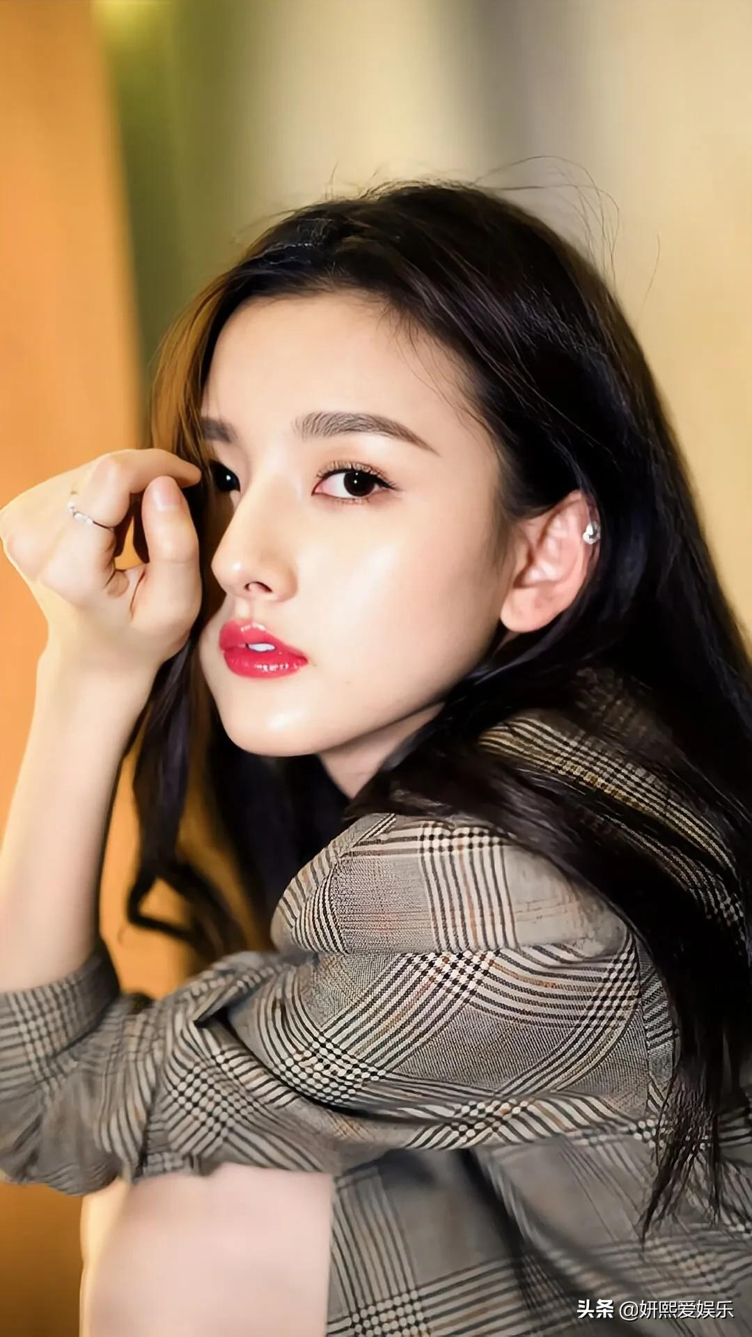 宋祖儿，清纯甜美，漂亮可爱