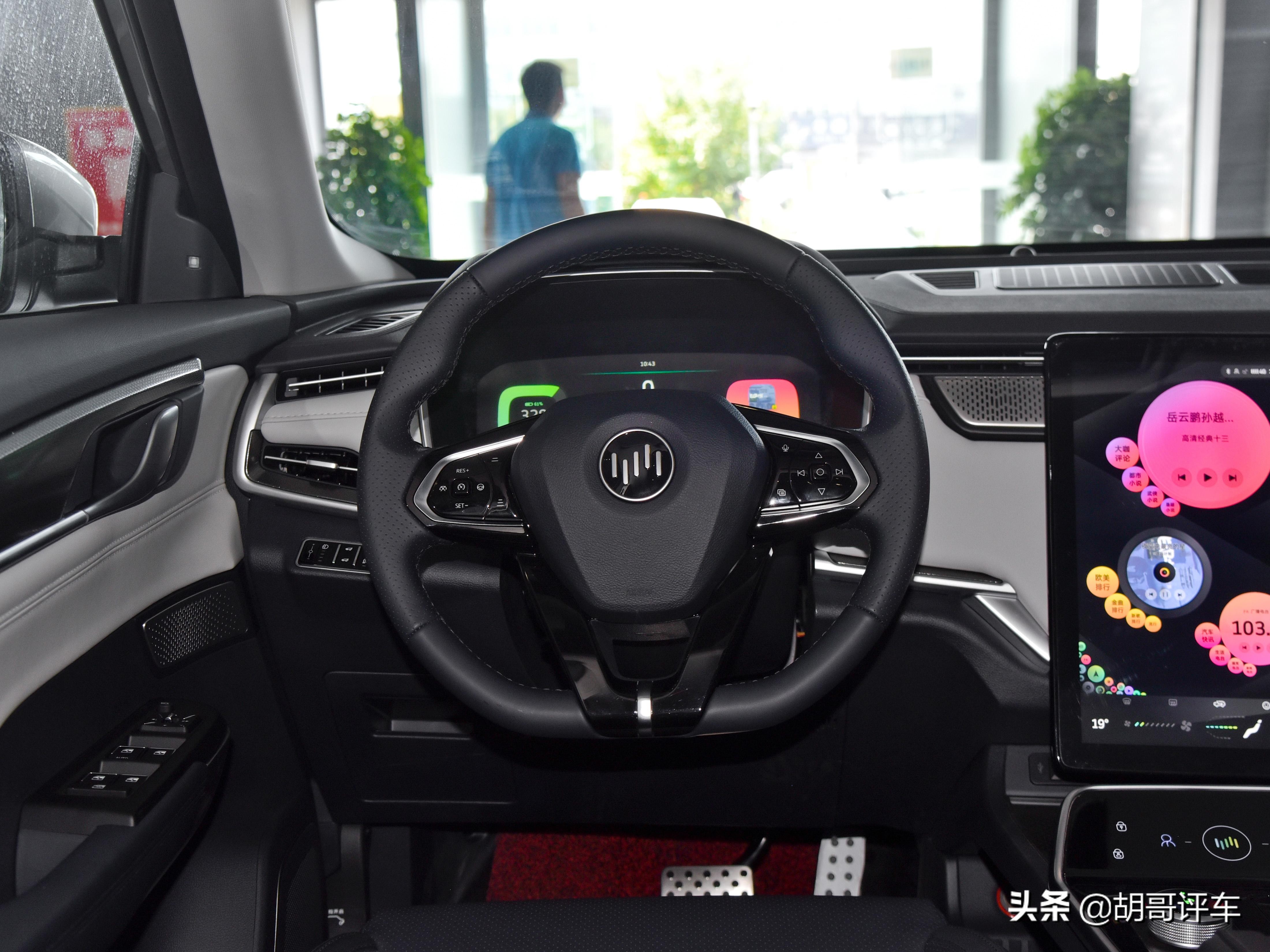 上绿牌的紧凑型SUV，续航真实，价格实惠，实拍威马EX5
