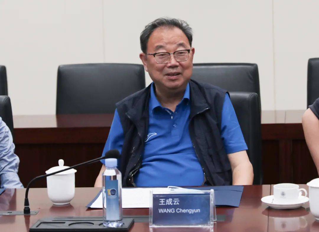 青山控股集团一行来访温州肯恩大学