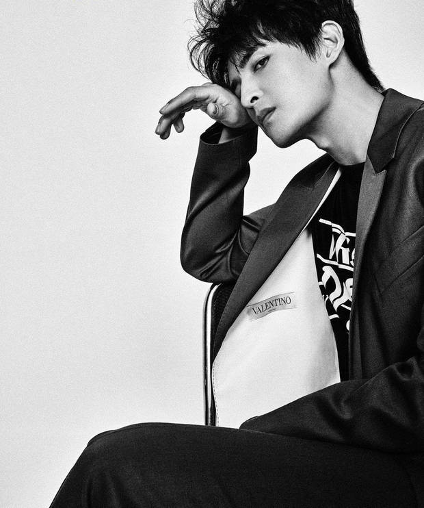 “再就业男团”西装大片上线 苏醒张远陈楚生戴墨镜绅士有型