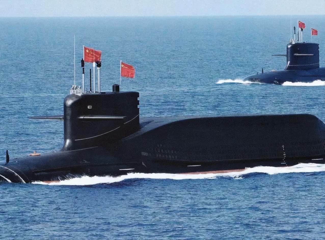 排水量5万吨堪比航母,941型战略核潜艇,世界最大的"深海幽灵&