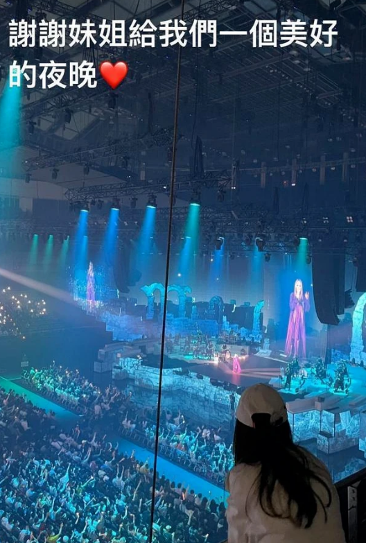 林心如自曝睡前给女儿讲故事，母爱满满，戴婚戒与霍建华隔空放闪