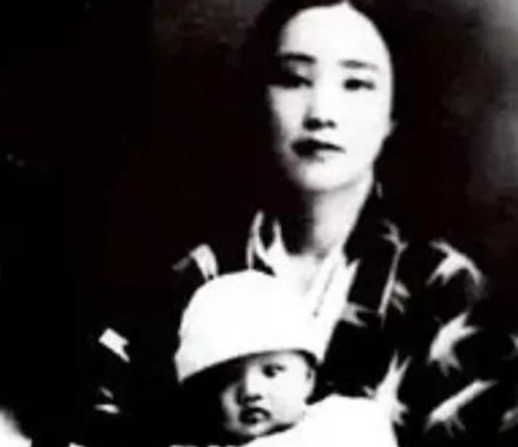 2003年，著名数学家苏步青在上海逝世，身上装着一张日本女士照片