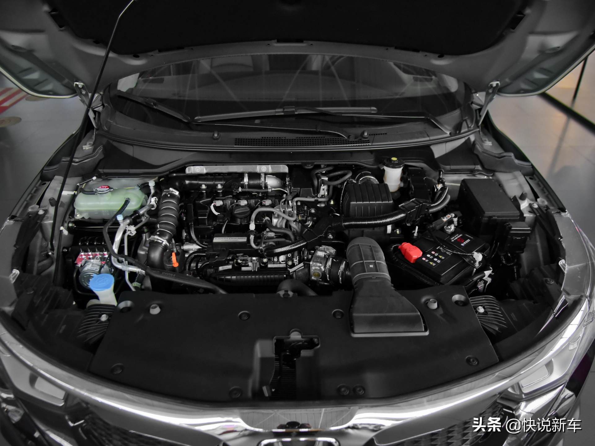 空间大，性价比高，油耗4.9L/100km，带你看凌派