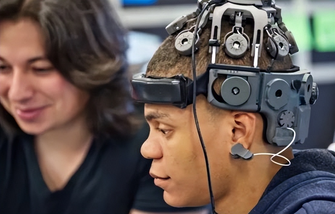 中国科学家实现“远程意念控制”，心灵感应果真有用，来看怎么玩