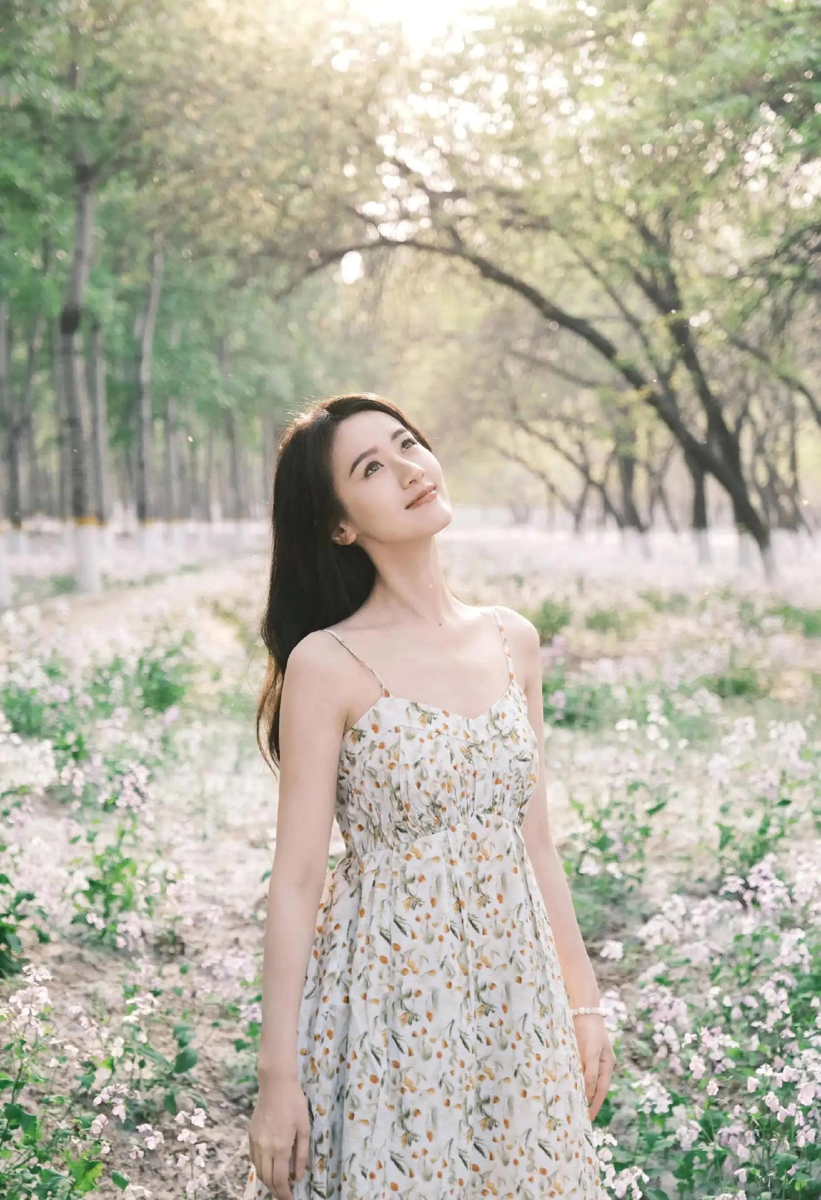 “清新治愈”，10位女星的夏日美裙，谁最深得你心？