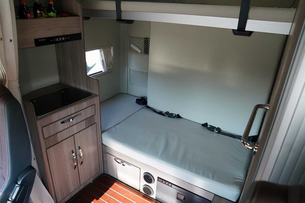 商务舱/头等舱/生活舱，鹰途这3种驾驶舱有啥区别，该怎么选？