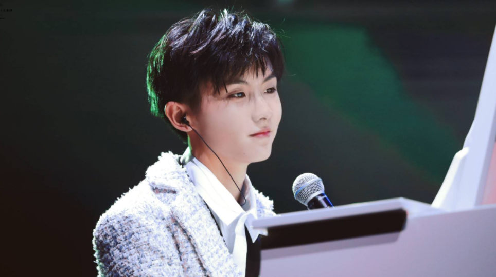 第一次高考失败后，马嘉祺再次扬帆起航，果然优秀的少年不惧失败