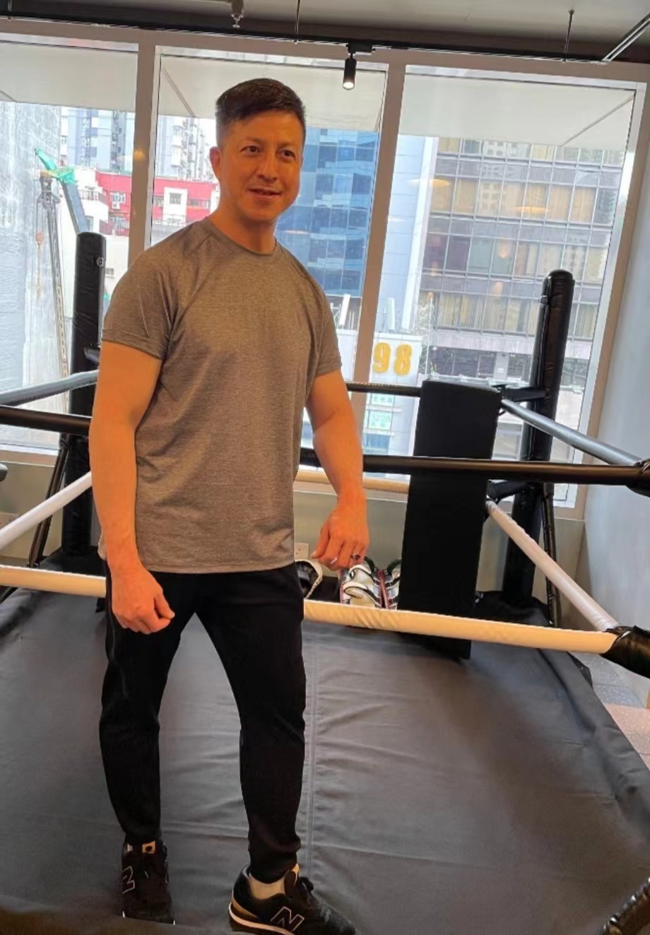 无悔照顾2个自闭儿！TVB前男星历尽坎坷，最大心愿是儿子独立生活