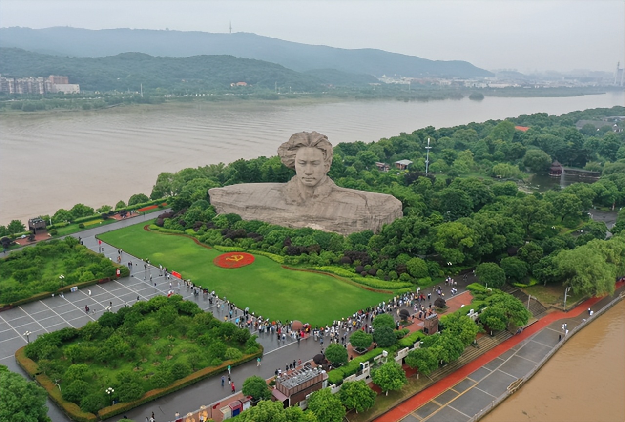 2022毕业生首选城市“前十强”，上海反超北京，杭州成为“新贵”