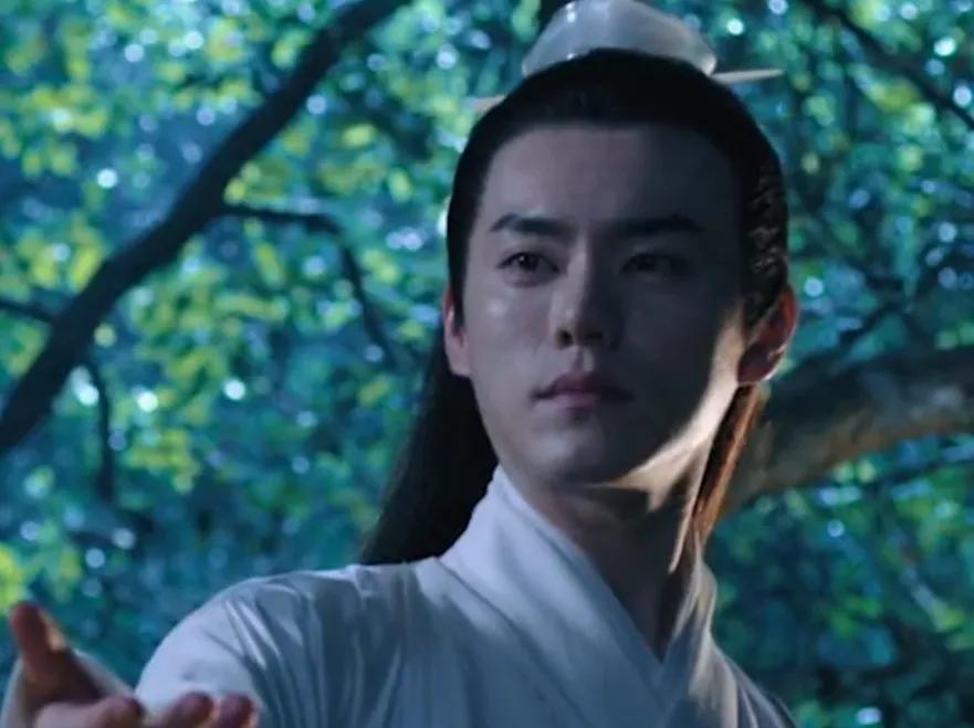 电影版花千骨预告出来了，陈都灵饰演花千骨，你觉得咋样？