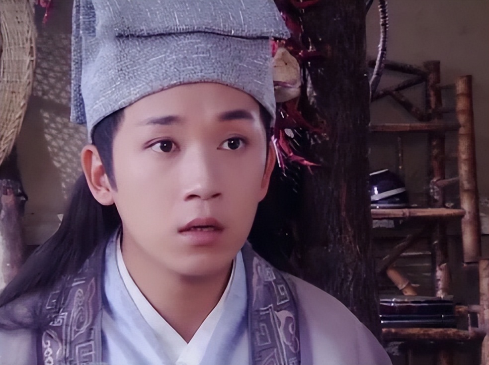 同样是演白面书生，把张国荣、任泉和佟梦实放在一起差距就出来了