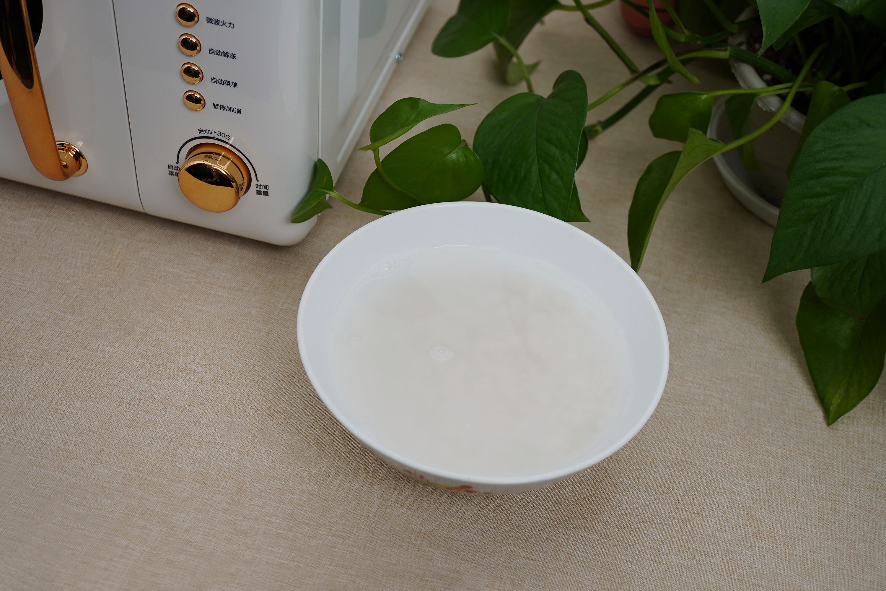 除了用来热菜热饭，现在的微波炉还能做这么多你知道吗？