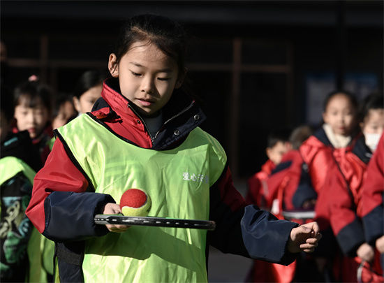 公益短式网球公开课在山西省太原市万柏林区科技实验小学成功举办