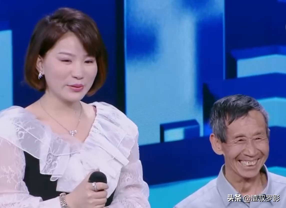 一女婴被弃，拾荒老人养大身价过亿，为报恩卖公司带养父环游祖国