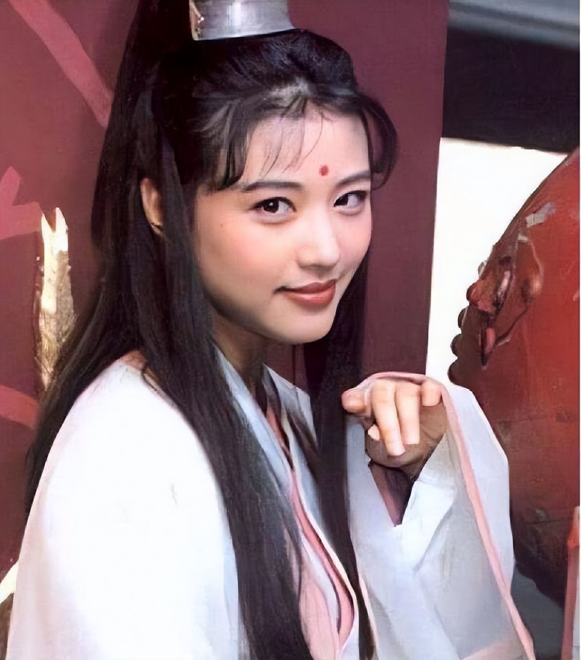 一脸“苦瓜相”却还能演大女主，这8位女星越看越丧，导演咋想的